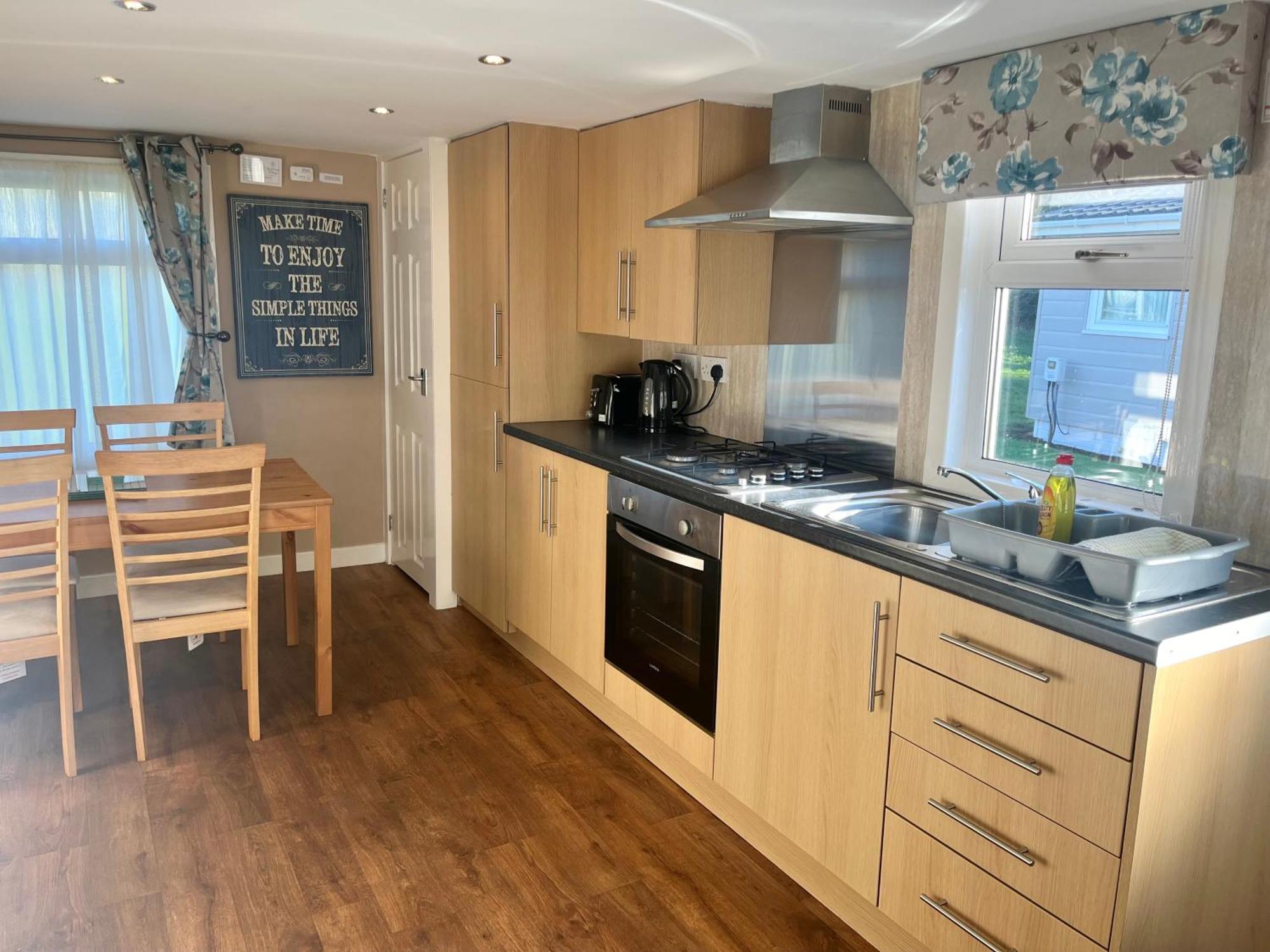 2 Bedroom Self-Catering Chalet Stepps Exterior photo